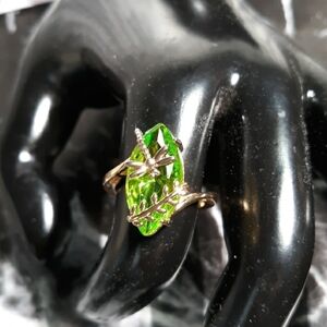 New dragonfly gold n green color new ring sz 8